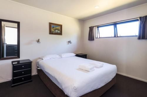 Parklands Motorlodge & Holiday Park