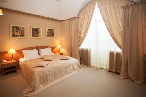 Golden Coast Hotel