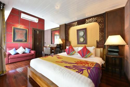 Ndol Streamside Thai Villas