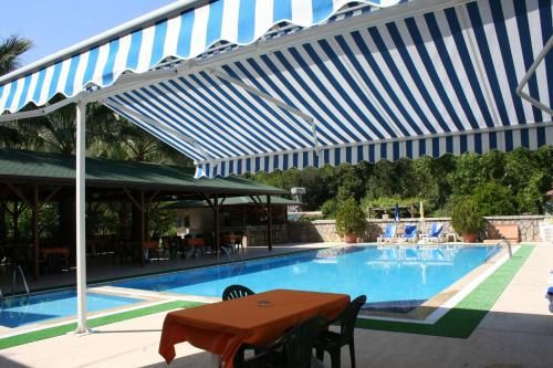Canada Hotel & Bungalows