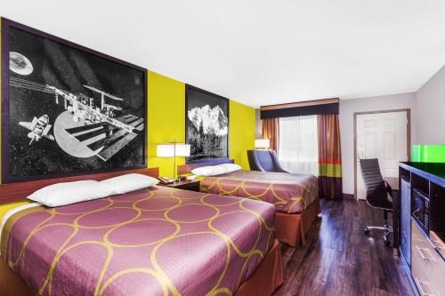 Super 8 by Wyndham Prattville Montgomery