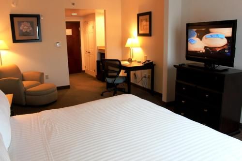 Holiday Inn Express & Suites Mobile West I-10, an IHG Hotel