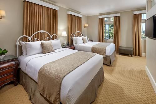 Glorietta Bay Inn