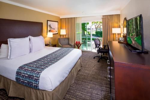 Best Western Plus Garden Court Inn