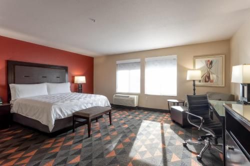 Holiday Inn Oceanside Marina Camp Pendleton, an IHG Hotel