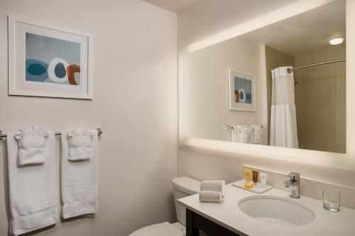 Corporate Inn Sunnyvale - All-Suite Hotel