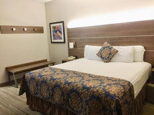 Holiday Inn Express & Suites - Tulare, an IHG Hotel