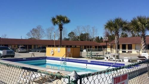 Cooks Motel