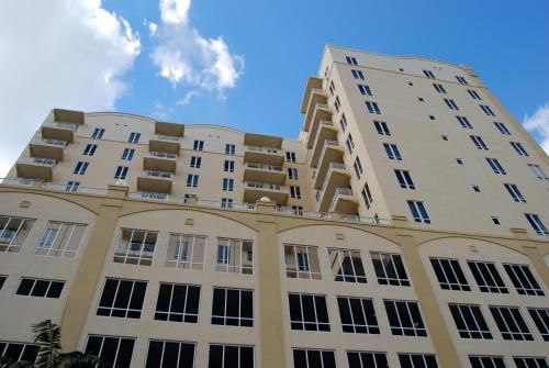 Dadeland Towers by Miami Vacations