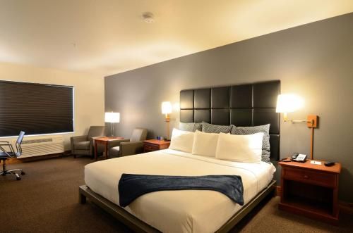 Wood River Inn & Suite