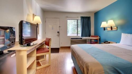 Motel 6-Des Moines, IA - North
