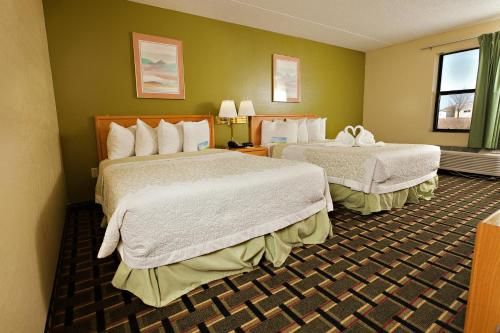 Sky Palace Inn & Suites Wichita North