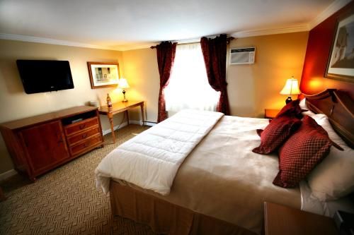 Inn at Swan River