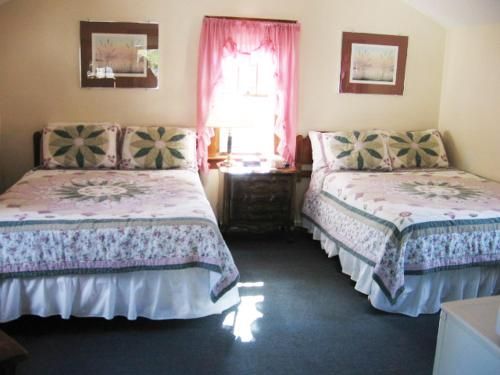 Weirs Beach Motel & Cottages