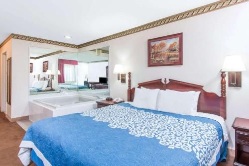 Days Inn by Wyndham Berlin Voorhees