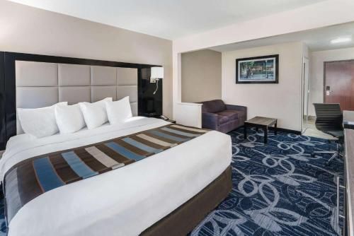 Comfort Inn & Suites Liverpool, NY