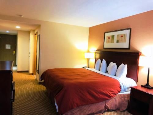 Queens County Inn and Suites