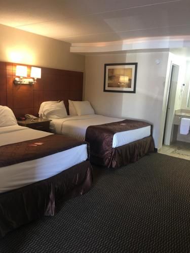 Ramada by Wyndham Rockville Centre