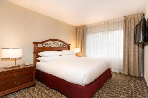 DoubleTree Suites by Hilton Nashville Airport
