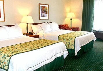 Fairfield Inn & Suites Denton