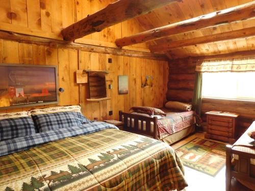 ABAJO HAVEN GUEST CABINS