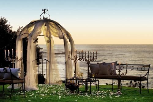 Twelve Apostles Hotel & Spa