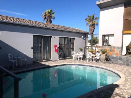 Le Blue Guesthouse