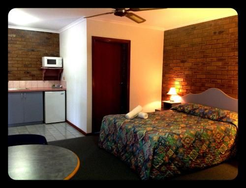Tooleybuc Motel