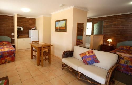 Rubyvale Motel & Holiday Units - An Adults Only Getaway