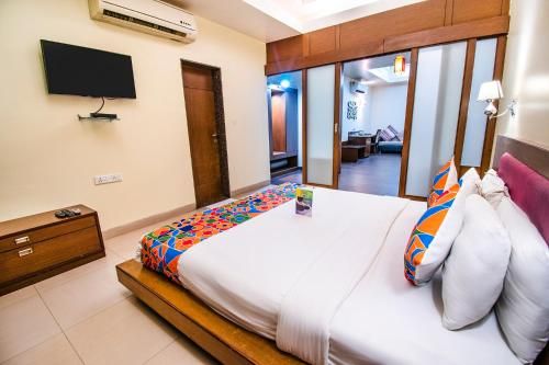 Hotel Sadanand Regency