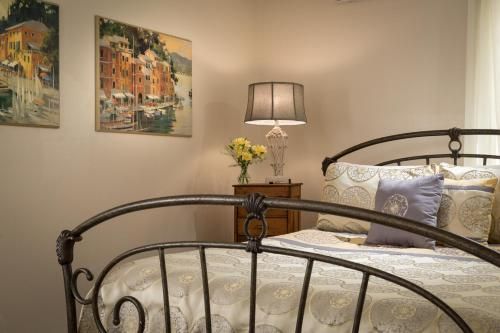 Captain Nickels Inn