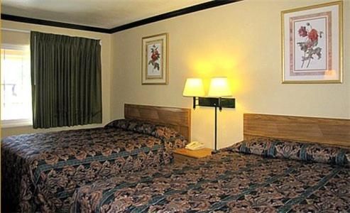 Town House Motel