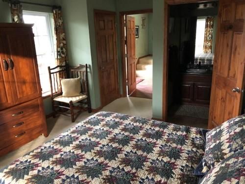 Long Mountain Lodge Bed & Breakfast