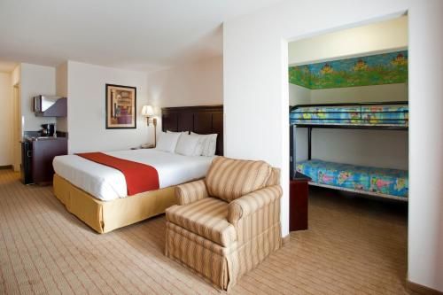 Holiday Inn Express Hotel & Suites Evanston, an IHG Hotel