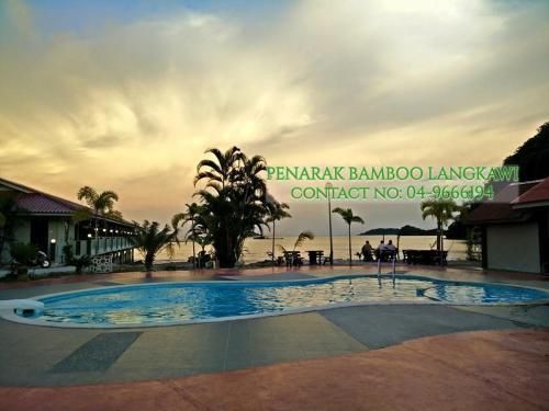 Penarak Bamboo Beach Motel