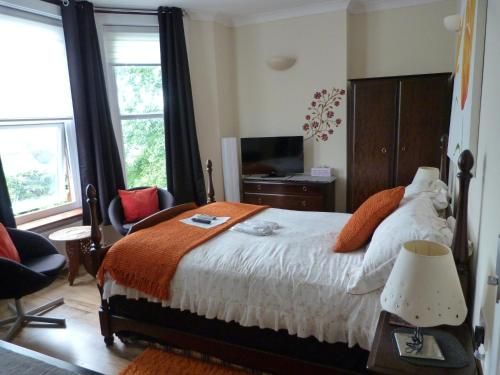 Oaklands House - Adults Only
