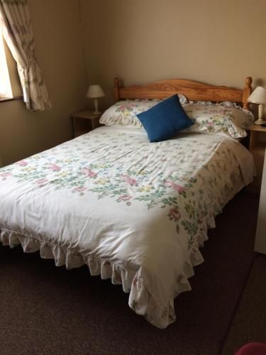 Hillview Farmhouse B&B