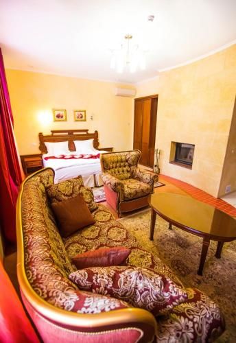 13 Chairs Boutique Hotel