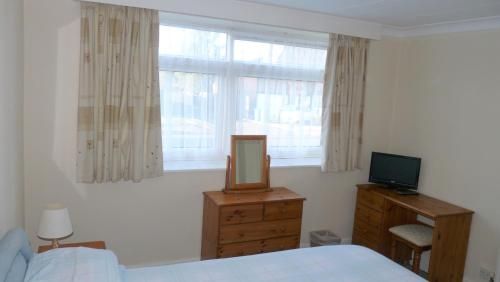 Wentworth Apartment with 2 bedrooms, Superfast Wi-Fi and private parking