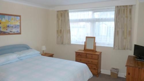 Wentworth Apartment with 2 bedrooms, Superfast Wi-Fi and private parking