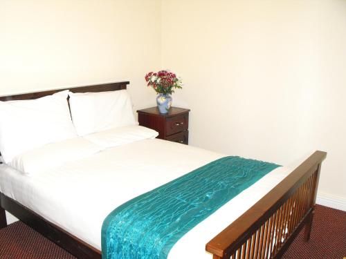 Hazelbrook Lodge
