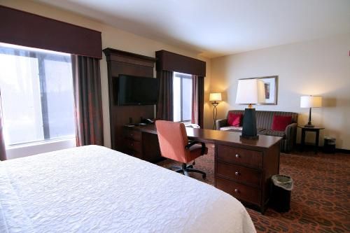 Hampton Inn & Suites Grand Forks