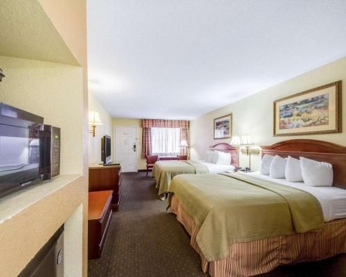 Econo Lodge Inn & Suites Eagle Pass