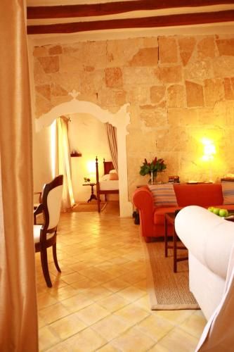 Oliver Moragues Grandhouse & Vineyard