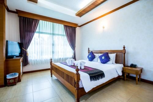 Juntra Resort & Hotel