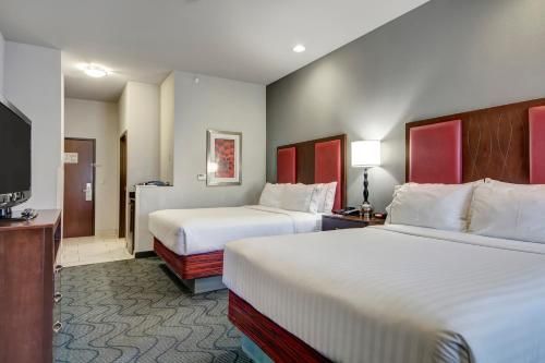 Holiday Inn Express and Suites Oklahoma City North, an IHG Hotel