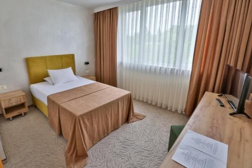 Terra Europe Brontes Hotel