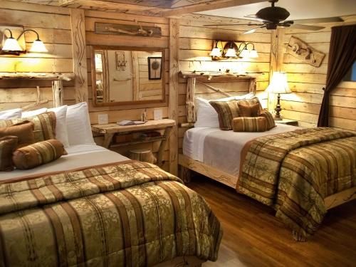 The Cedaredge Lodge