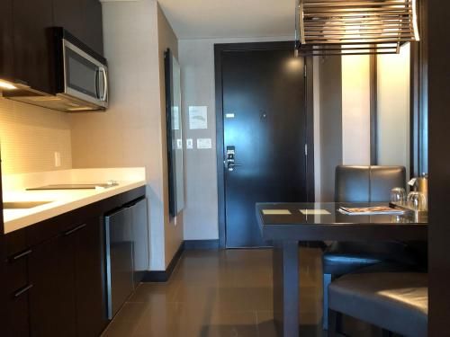 Luxury Suites International at Vdara