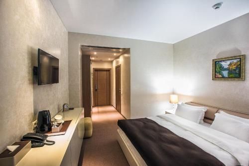 City Hotel